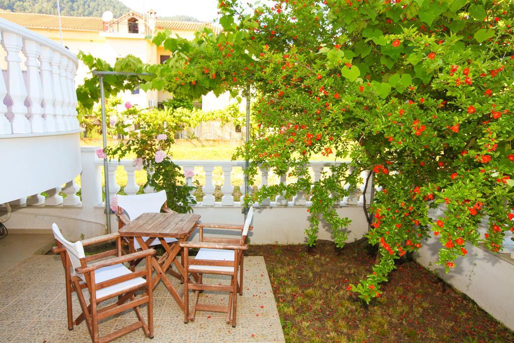 Nereids Apartments And Studios Chrysi Ammoudia Extérieur photo