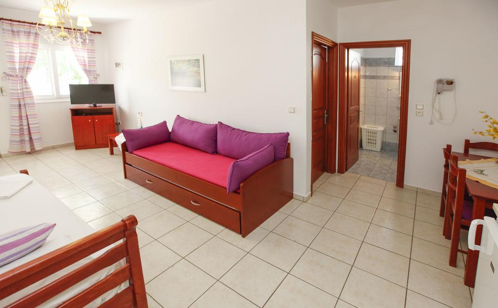 Nereids Apartments And Studios Chrysi Ammoudia Extérieur photo
